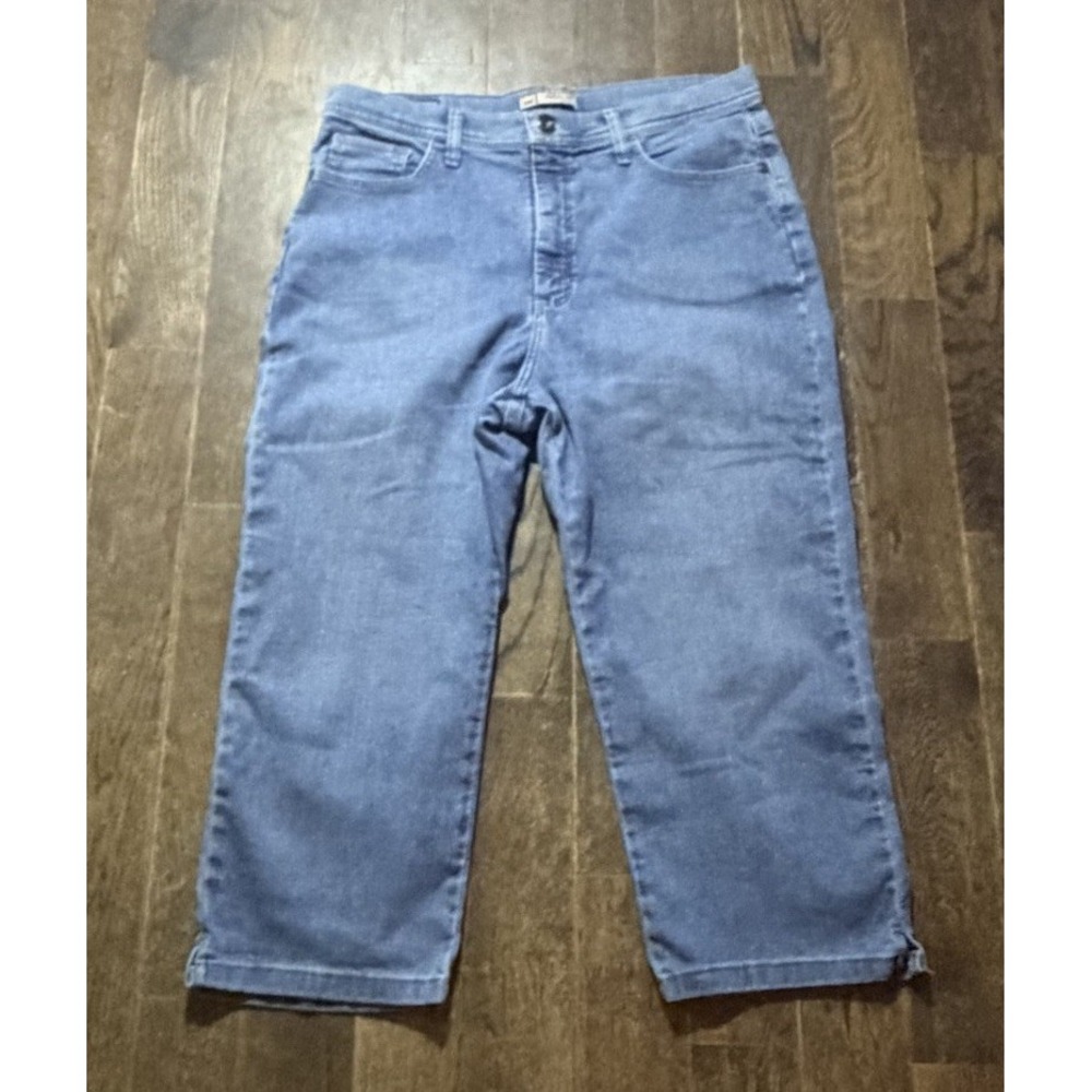Lee At The Waist Capri Jeans Sz 12 Medium Classic fit Light wash
